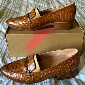 SOUL Naturalizer Women's Ridley Memory Foam Loafer Camel Crocodile 11 Wide